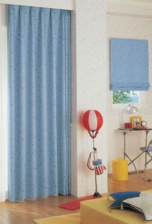 かわいい子供部屋向けカーテンの使用例