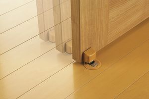 バリアフリーに配慮した3o厚のマグネットタイプのドアストッパー